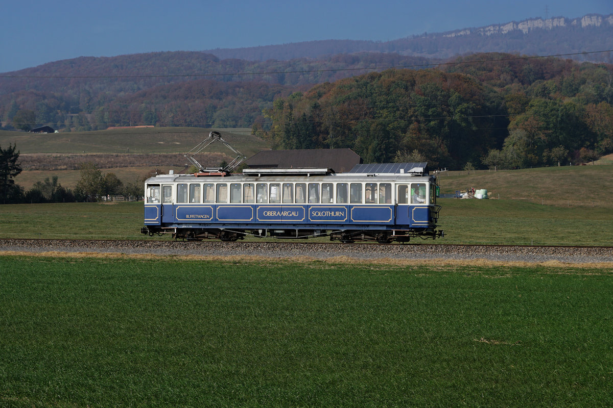 Aare Seeland mobil ASm
BRe 4/4 116 1907 (1978) auf Sonderfahrt zwischen Langenthal und Solothurn am 21. Oktober 2018.
Bei Wiedlisbach
Foto: Walter Ruetsch