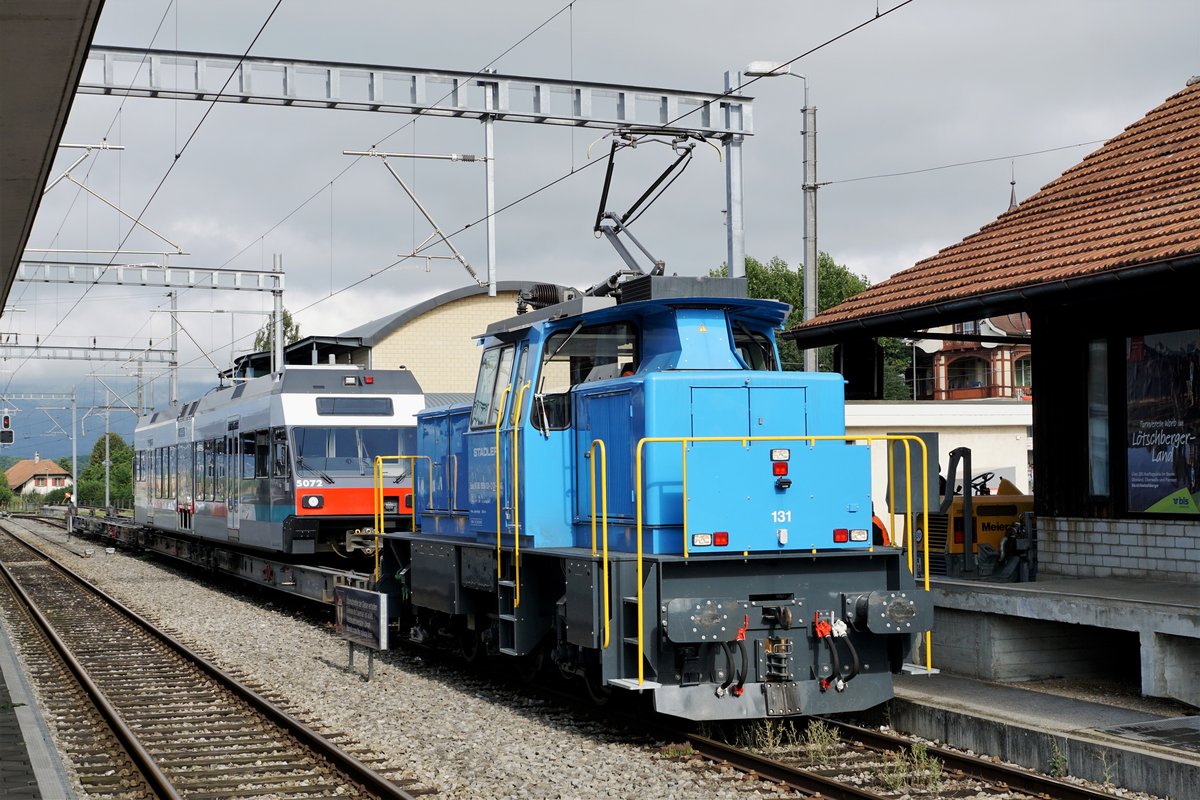 Aare Seeland Mobil/ASm/BTI.
Gleis 1 Bahnhof Ins.
Am 21. August 2019 wurde der ASm GTW Be 2/6 5072, ehemals BTI, mit der Eea 93 für die bevorstehende Aufarbeitung von Ins nach Erlen überführt.
Foto: Walter Ruetsch 