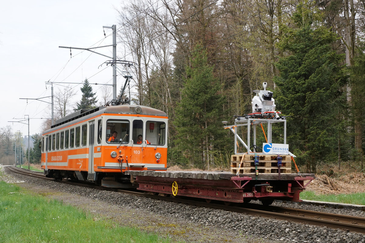 Aare Seeland Mobil/ASm.
Seltener Messzug auf dem Streckenabschnitt Langenthal-Niederbipp-Langenthal.
Be 4/4 103 mit UA 266 auf der Waldstrecke bei Bannwil am 16. April 2019.
Foto: Walter Ruetsch 