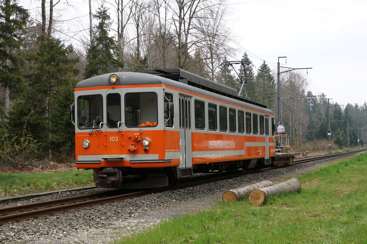 Aare Seeland Mobil/ASm.
Seltener Messzug auf dem Streckenabschnitt Langenthal-Niederbipp-Langenthal.
Be 4/4 103 mit UA 266 auf der Waldstrecke bei Bannwil am 16. April 2019.
Foto: Walter Ruetsch 