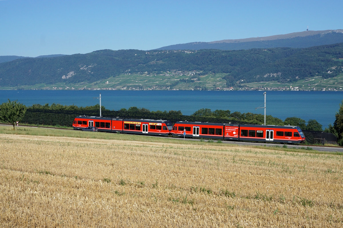 Aare Seeland mobil/BTI.
Impressionen der Seelinie vom 5. August 2020.
Regionalzug Biel-Ins mit Doppeltragktion GTW Be 2/6 bei Mörigen.
Foto: Walter Ruetsch