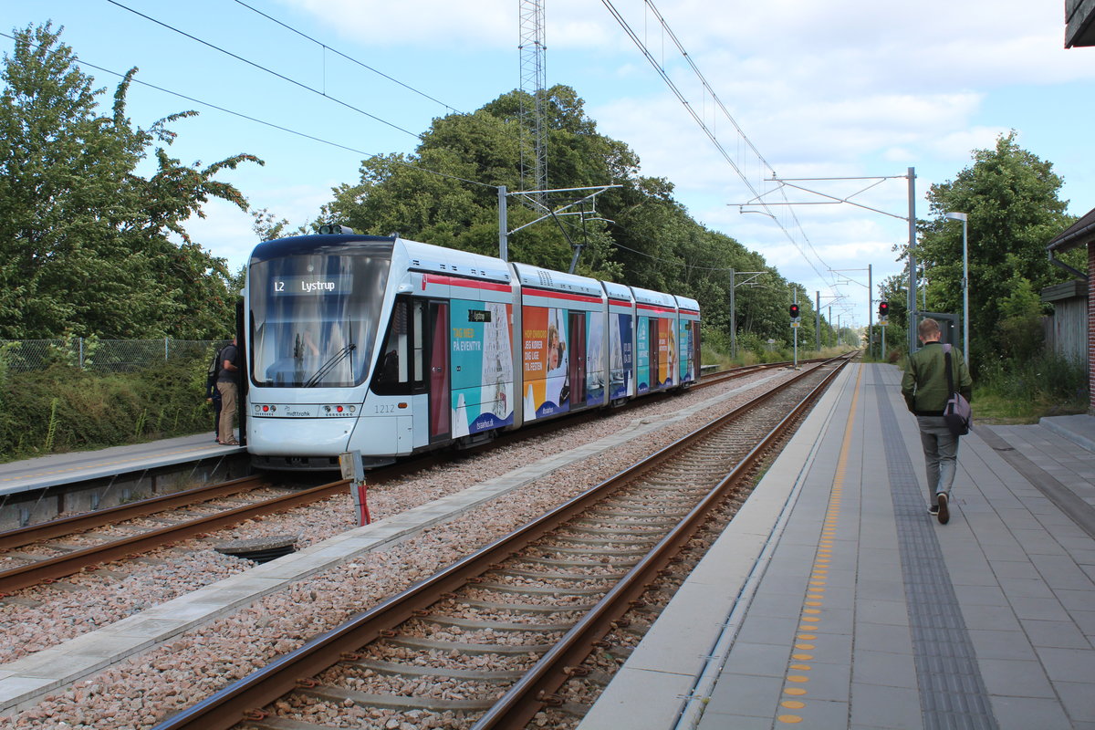 Aarhus Letbane Linie 2 (Variobahn 1212-1112) Mårslet am 2. Juli 2019. 