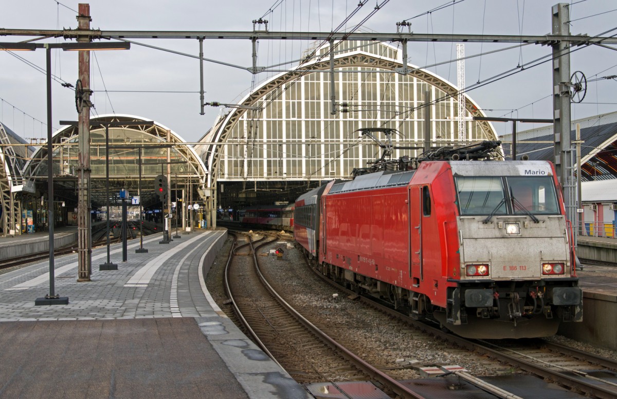 Ab 13/12/2013 ist Fyra IC-Direct. Abfahrt bei Amsterdam CS von der 186113 nach Rangierbahnhof Watergraafsmeer 04/01/2014