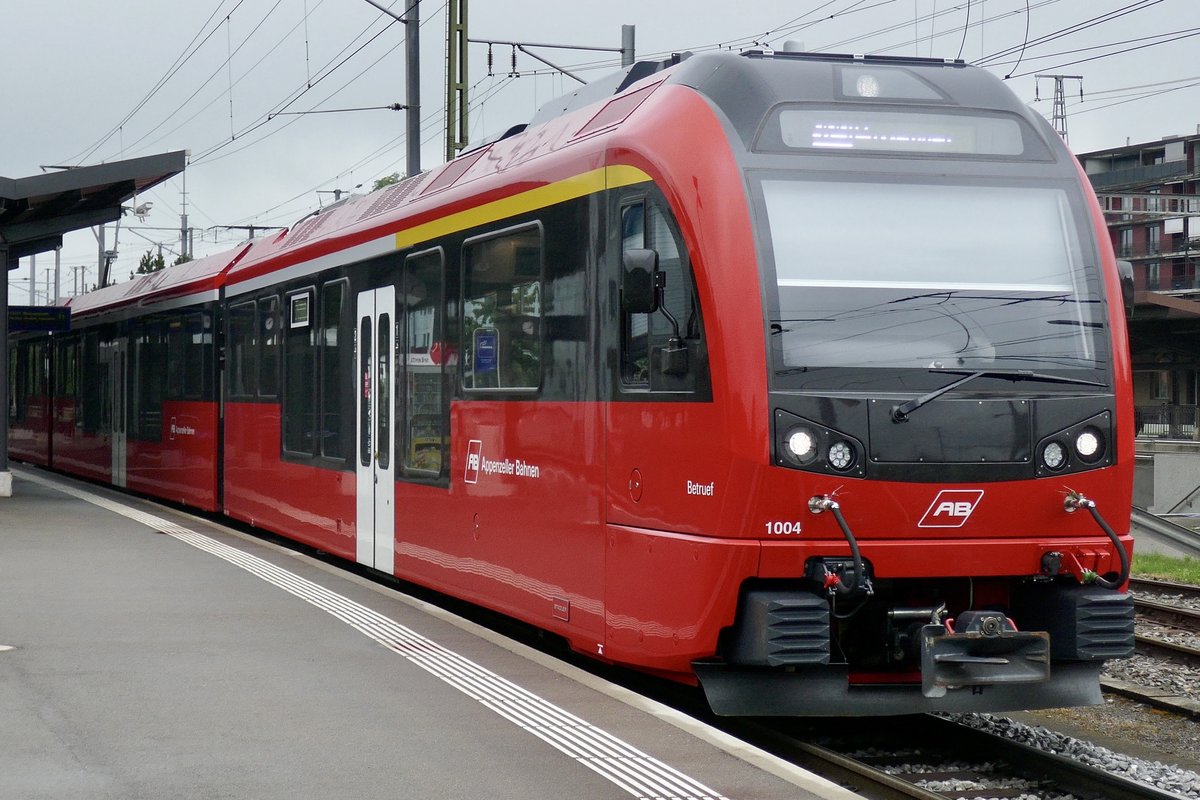 AB ABe 4/12 1004  Betruef  am 9.6.20 beim ausfahren in Gossau.