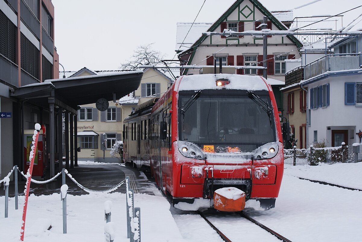 AB Appenzeller Bahnen, Gais-Altstätten: ABt 121 + BDeh 4/4 16, Zug 3128 Altstätten Stadt-Gais, Altstätten Stadt, 14. Februar 2025.