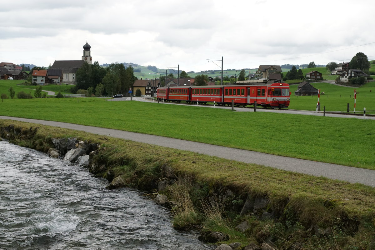 AB: Bahnidylle Streckenabschnitt Appenzell - Wasserauen der Appenzeller Bahnen vom 15. September 2017.
Foto: Walter Ruetsch  