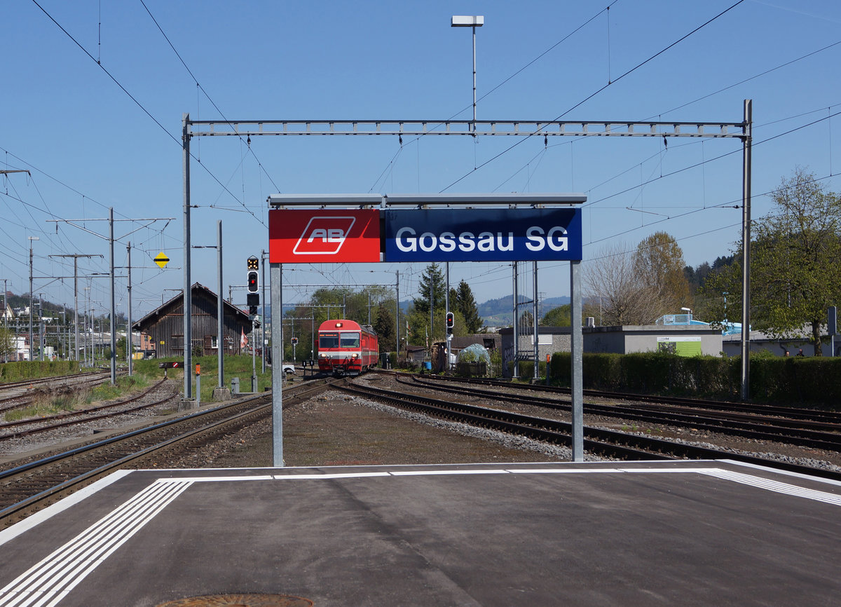 AB: Impressionenen vom 24. April 2017.
Einfahrt der S23 in Gossau.
Foto: Walter Ruetsch
