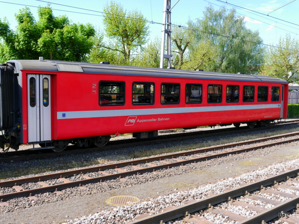AB - Personenwagen 2 Kl.  B 241 abgestellt im Bahnhof Gossau am 19.05.2014
