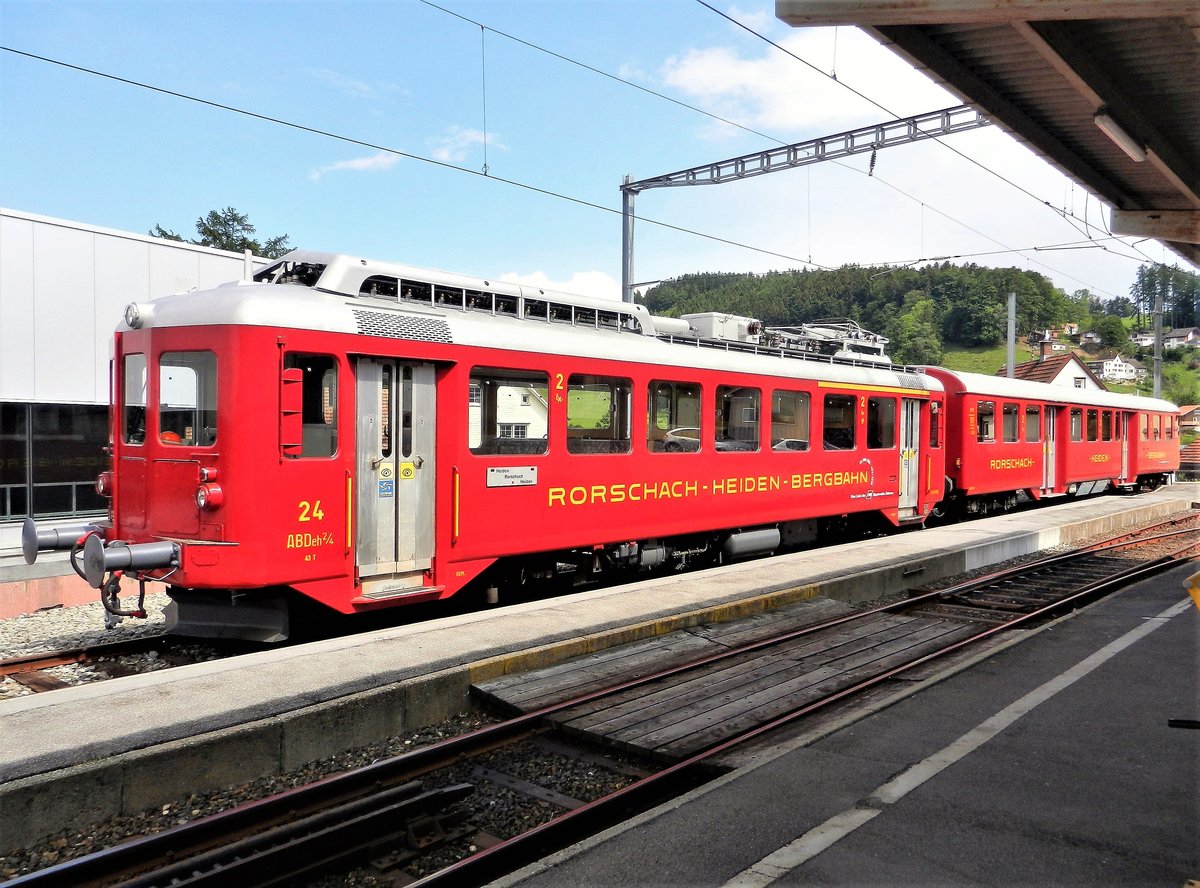 AB RHB im Bahnhof Heiden - 02.06.2014
