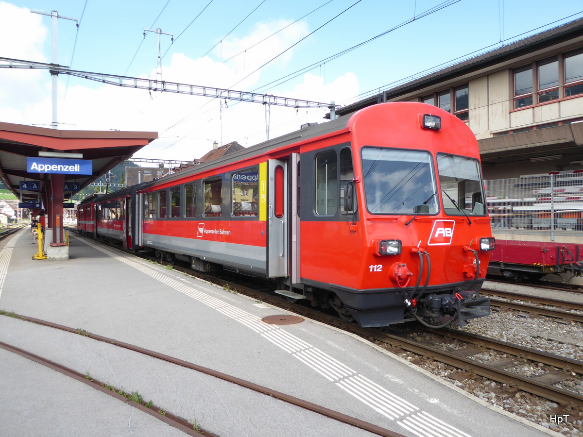 AB - Steuerwagen ABt 112 in Appenzell vor dem Regio nach St.Gallen am 24.07.2016