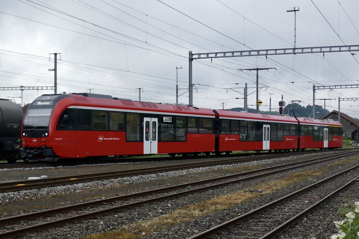 AB Walzer ABe 4/12 1005  Alpstobete  am 9.6.20 beim Einfahren in den Bahnhof Gossau.