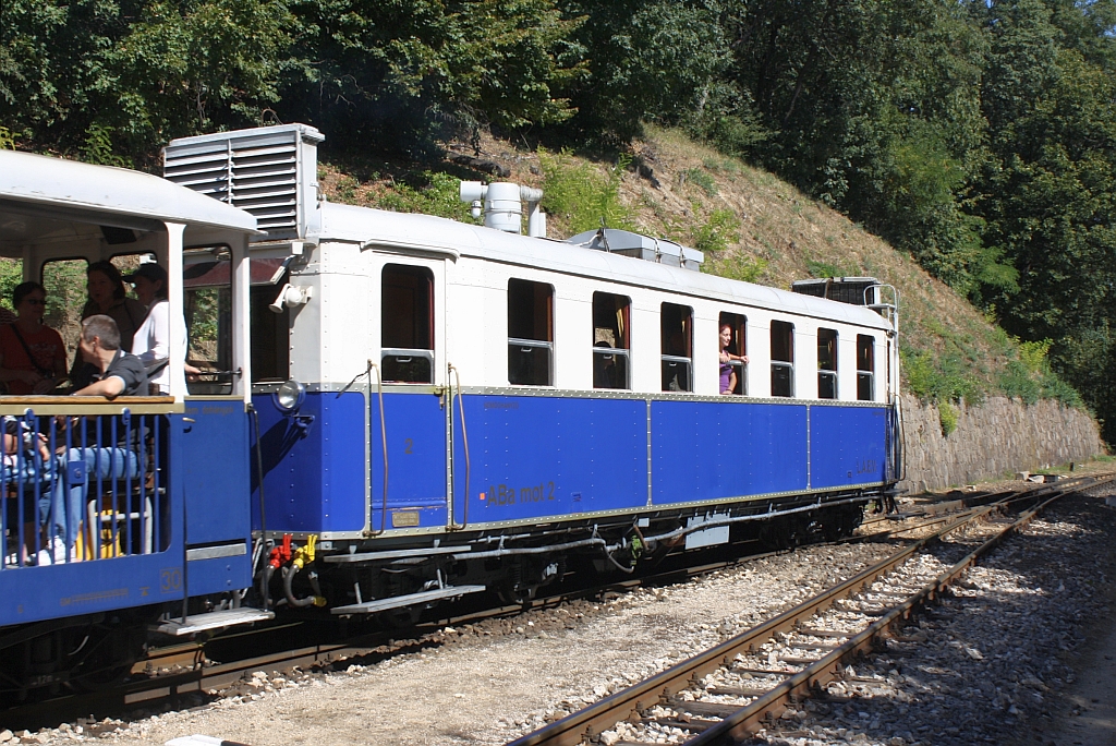 ABa mot 2 fhrt am 08.September 2013 als Zug 552 aus dem Bf. Szpjuhszn.

