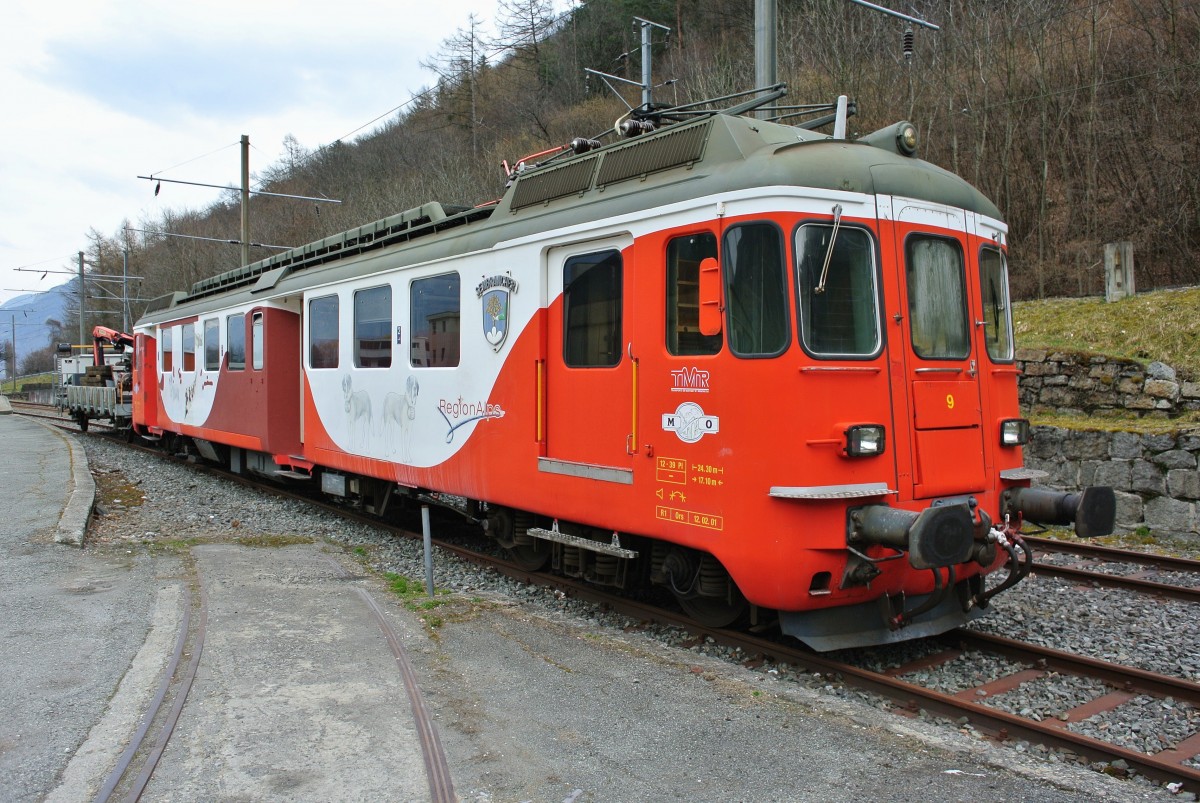 ABDe 537 509-2 abgestellt beim Bahnhof Martigny-Bourg, 15.03.2015.