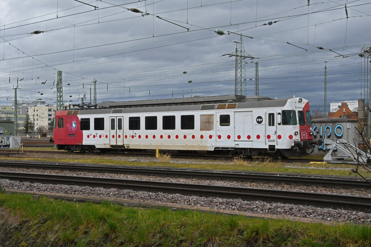 ABDe 567 171-4 (ex tpf), jetzt Stadler, steht am 08.03.2023 auf einem Abstellgleis beim badischen Bahnhof.