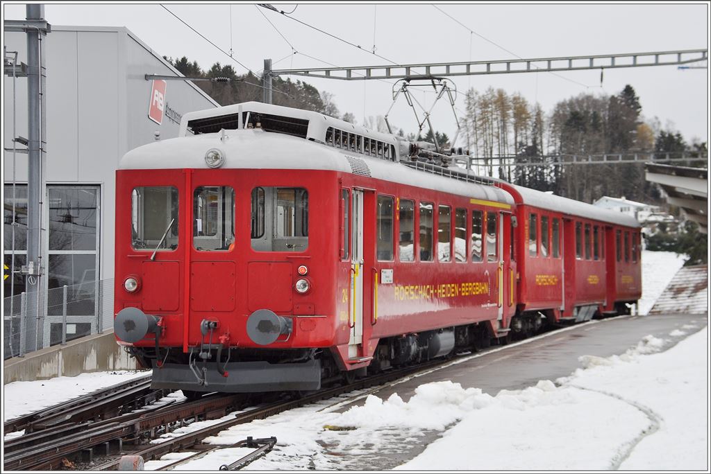 ABDeh 2/4 24 und Steuerwagen Bt 31 ex. BT bei der Ankunft in Heiden. (29.11.2015)