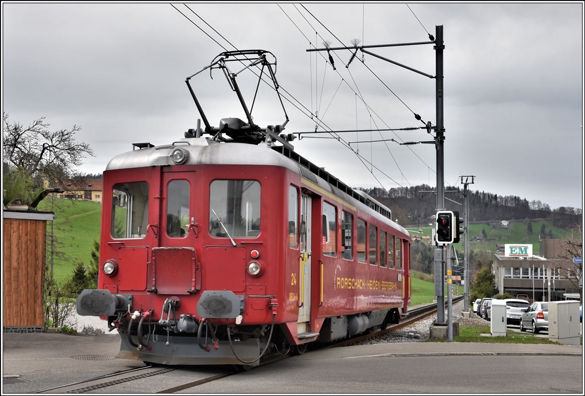 ABDeh 2/4 24 verlässt Heiden Richtung Rorschach Hafen. (09.04.2018)