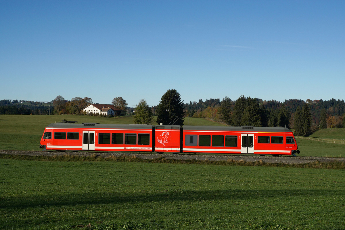 ABe 2/6 632 verlässt am 29.10.2016 La Ferrière in Richtung Le Noirmont.