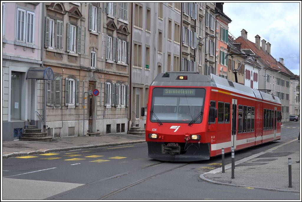 ABe 2/6 634  Le Tabeillon  dans la rue du Crêt à La Chaux-de-Fonds. (12.05.2014)