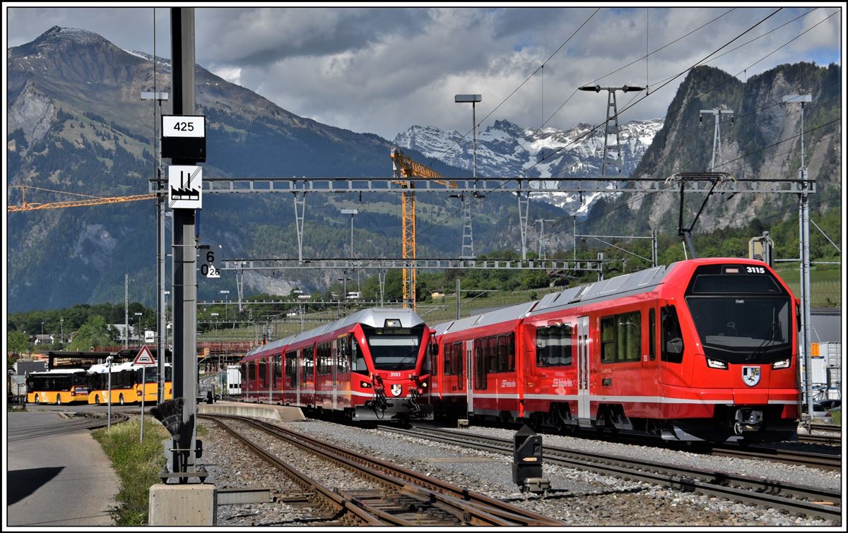 ABe 4/16 Capricorn 3115+3114 auf Probefahrt und Begegnung mit ABe 4/16 Allegra 3102 als S1 1525 in Untervaz-Trimmis. (04.05.2020)