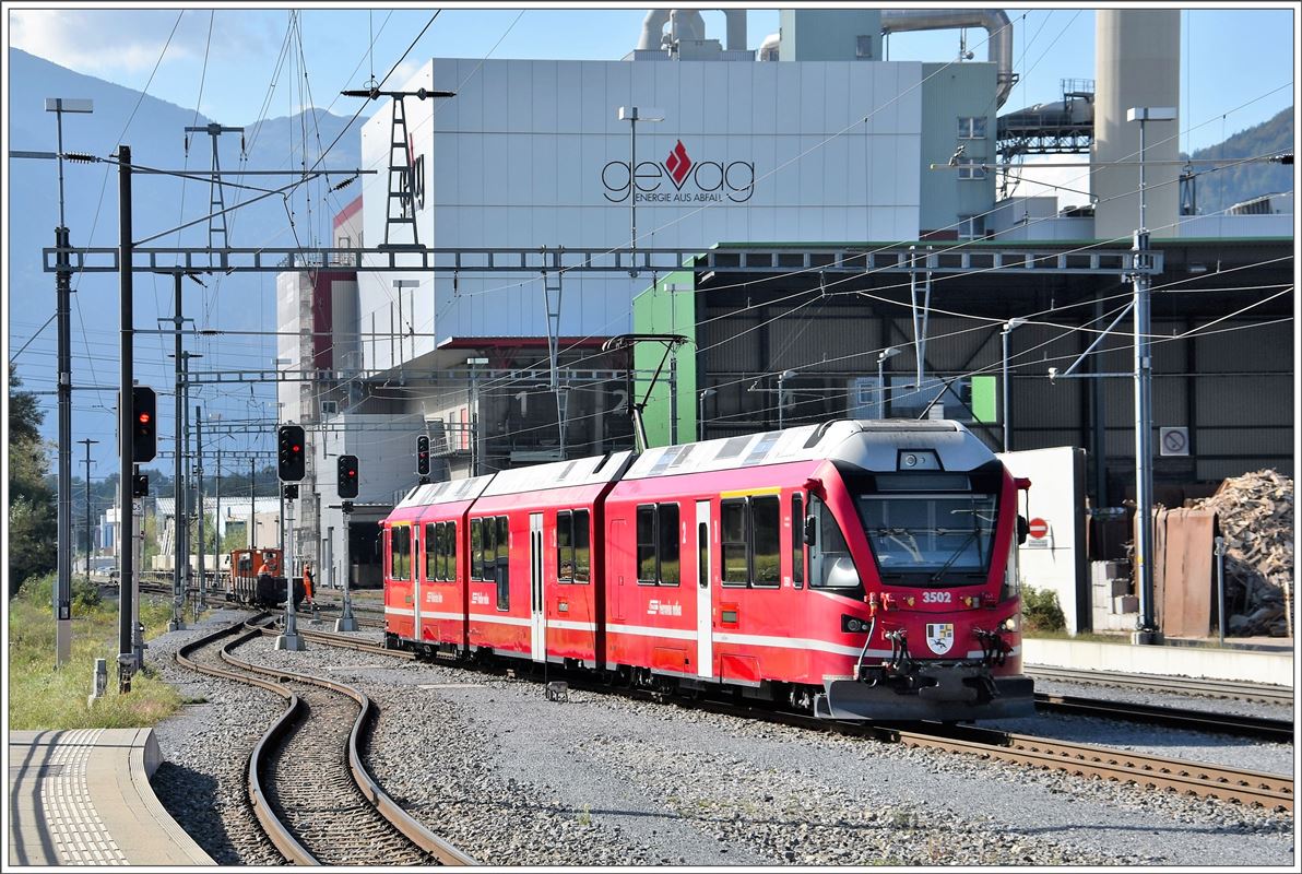 ABe 8/12 3502 in Untervaz-Trimmis. (04.10.2016)