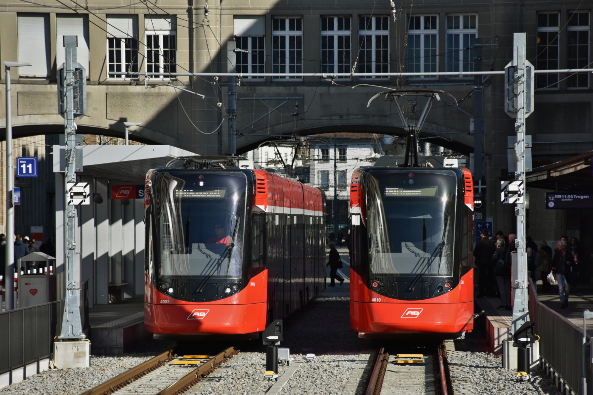 Abe 8/12 Nr. 4001 «Waldegg» und 4010 «Gais» am 09.02.2020 in St. Gallen