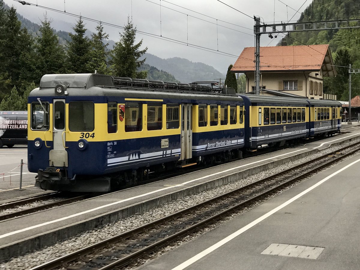 ABeh 4/4 I 304  Bern  am 8.5.17 beim Bhf Zweilütschinen abgestellt.