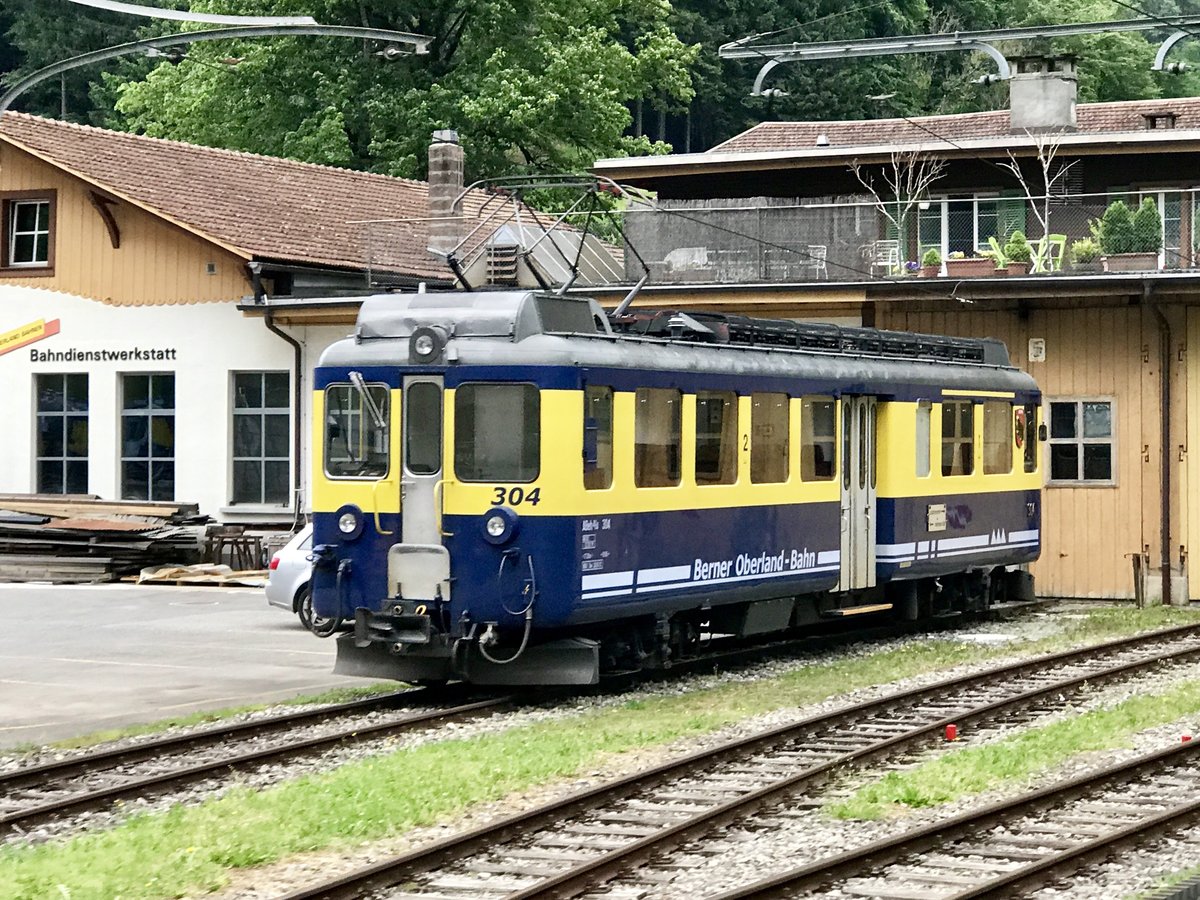 ABeh 4/4 I 304  Bern  am 29.5.17 Solo beim Bhf Zweilütschinen abgestellt.