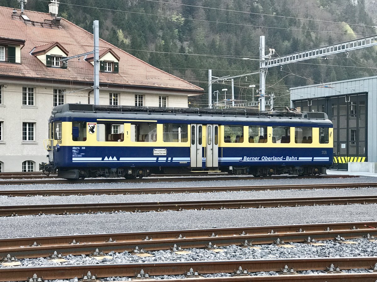 ABeh 4/4 I 308  Gsteigwiler  am 24.4.17 vor der Werkstatt in Zweilütschinen abgestellt.