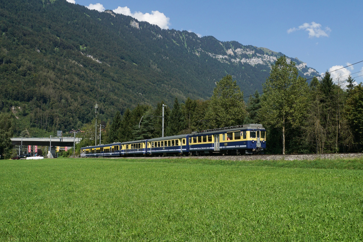 Abeh 4/4 I 308 verlässt am 27.08.2016 mit dem Region 269 Interlaken in Richtung Grindelwald.