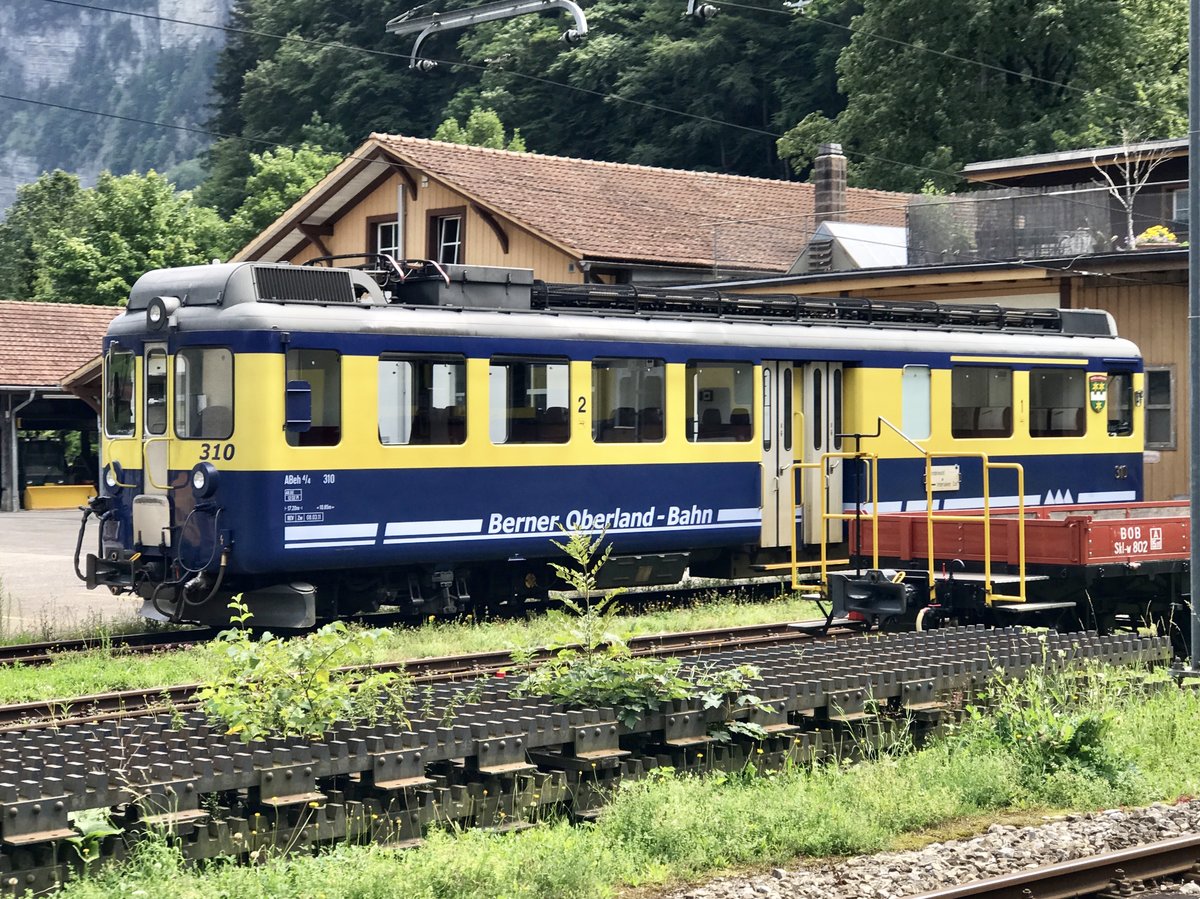 ABeh 4/4 I 310  Matten b. Interlaken  am 23.7.17 Solo beim Bhf Zweilütschinen abgestellt.