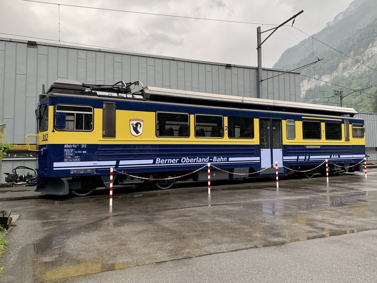 ABeh 4/4 II 312  Interlaken  der BOB am 31.5.22 beim Depot Zweilütschinen abgestellt.