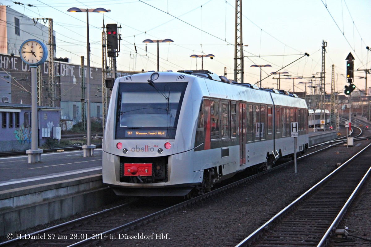abellio 648 008 VT12008 als S7 in D�sseldorf Hbf, Januar 2014.