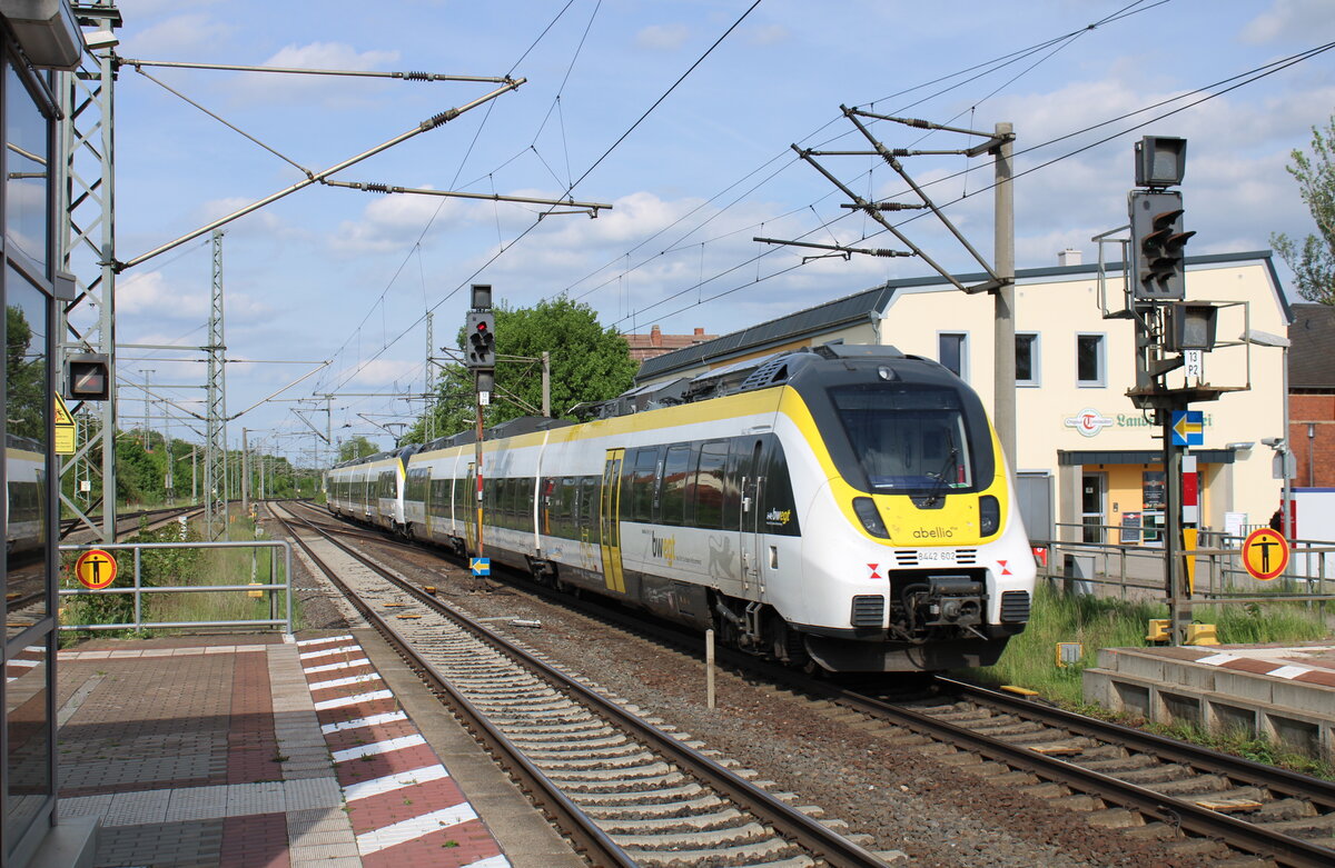 abellio 8442 601 und SWEG 8442 201 als Tfzf Richtung Erfurt, am 13.05.2022 in Neudietendorf.