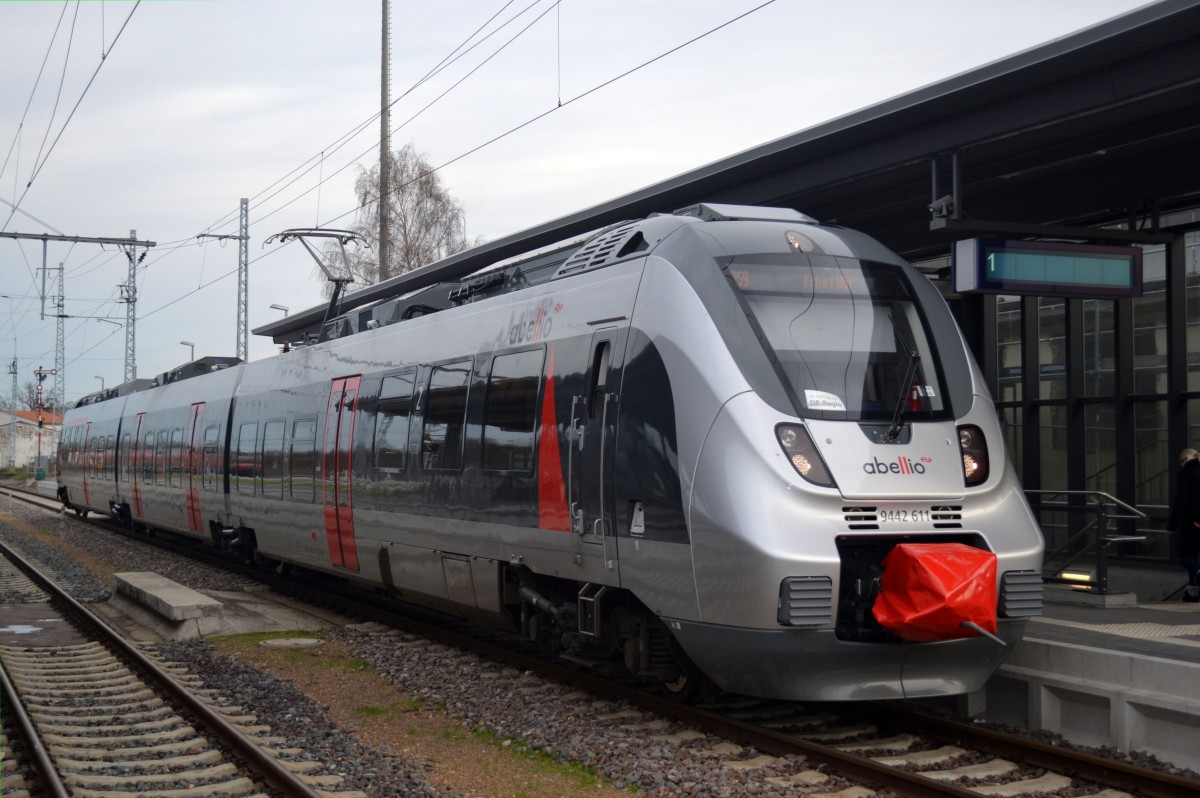 Abellio 9 442 611 (im Auftrag von DB Regio) als RB nach Erfurt Hauptbahnhof. Aufgenommen vor dem Fahrplanwechsel in Sangerhausen im Dezember 2015.
