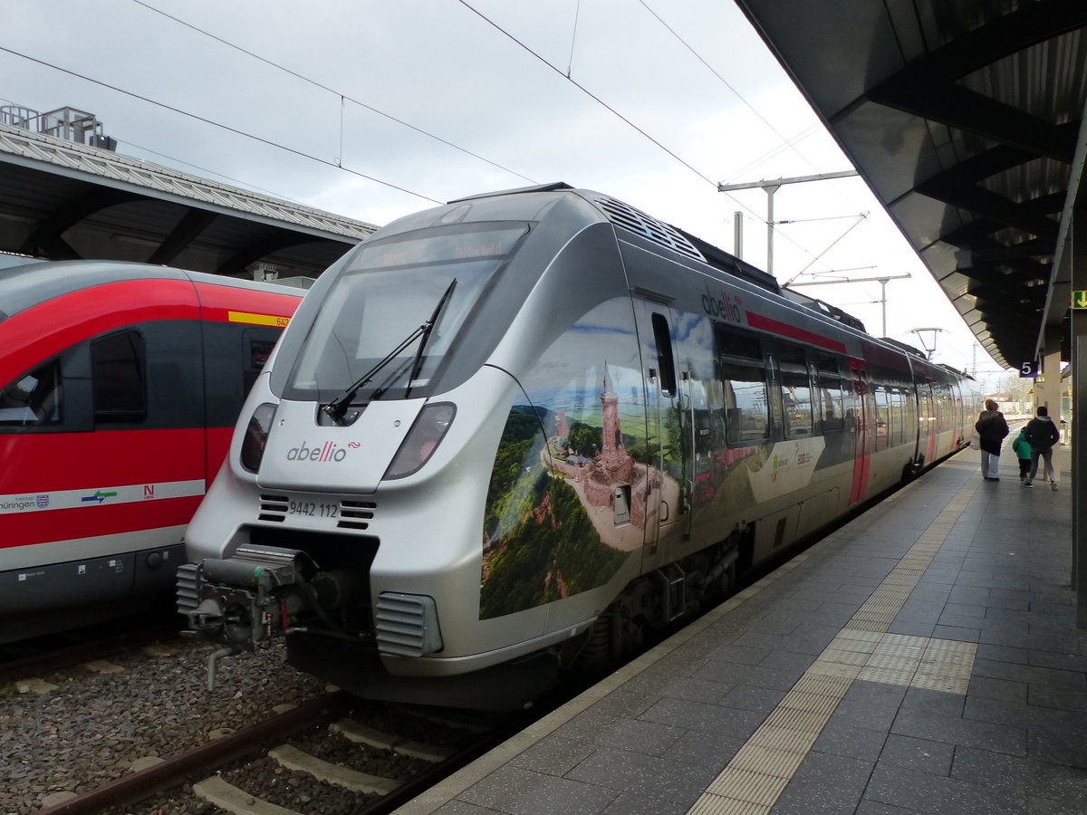 abellio 9442 112 als RB 74831 nach Bitterfeld, am 02.12.2017 in Erfurt Hbf.