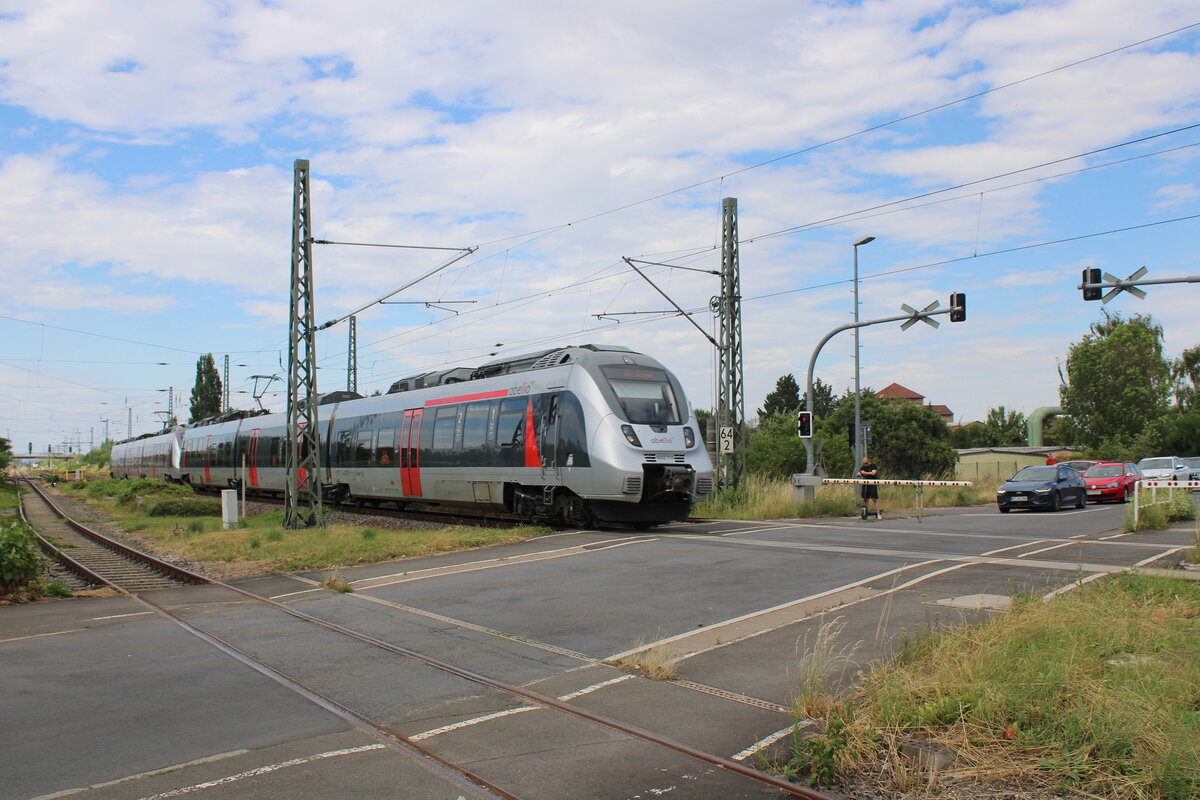 Abellio 9442 114 + 9442 601 als RB 74572 von Sangerhausen nach Erfurt Hbf, am 02.07.2026 in Erfurt Ost.