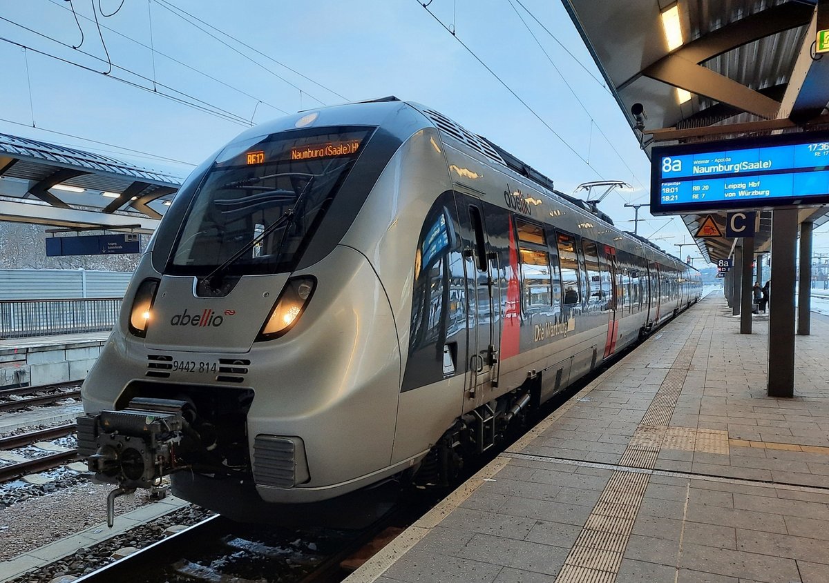 abellio 9442 804 als RE 74529 nach Naumburg (S) Hbf, am 11.02.2021 in Erfurt Hbf.