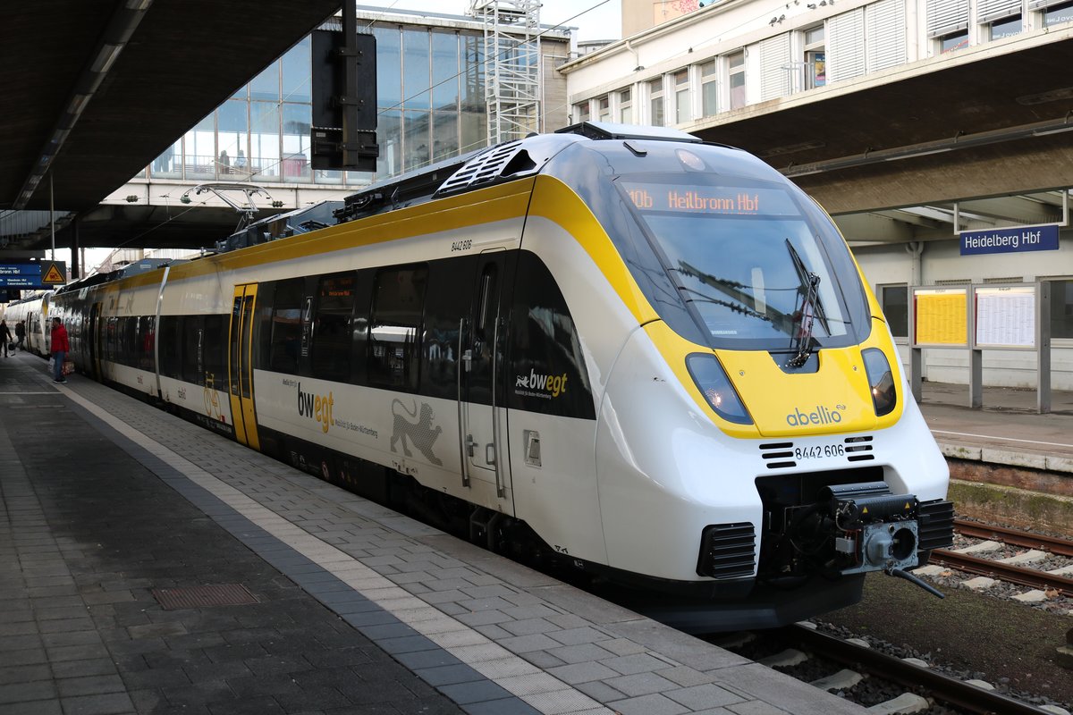 Abellio Bombardier Talent2 8442 606 am 21.12.19 in Heidelberg als RE10b