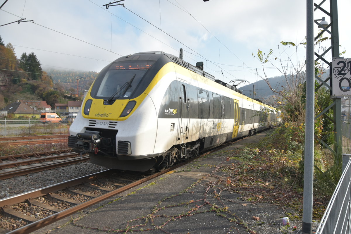 Abellio RE 10a/8442 622 nach Mannheim verlässt Eberbach am 26.11.2020 auf Gleis 3                            

