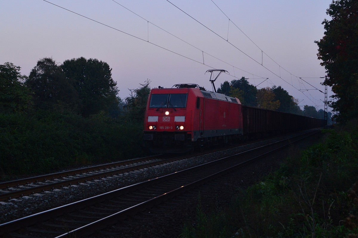 Abendbild aus Kaarst....hier mit 185 281-3 samt einem Eoszug am Haken. 10.10.2015