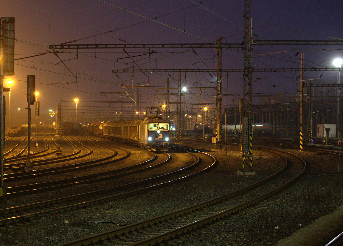 Abendlicher Blick auf das Gleisvorfeld von  Usti nad Laben sever.25.01.2020 18:02 Uhr.