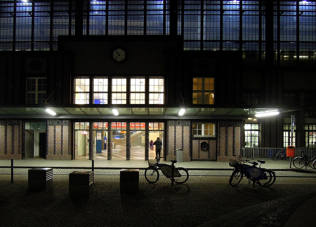 Abendstimmung am Berliner Bahnhof Friedrichstrae. 18.11.2013