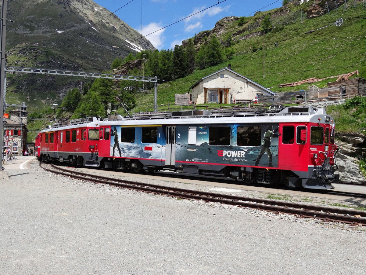 Abfahrt von Alp Grüm, richtung Tirano, mit 2 triebwagen ABe 4/4 III, 26/06/2014