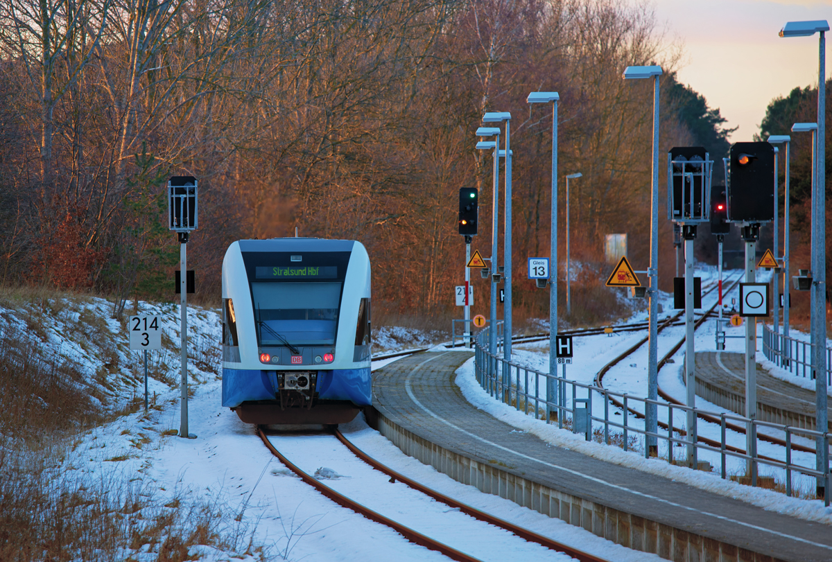 Abfahrt des Stadler GTW der UBB in Bansin Seebad. - 08.02.2015