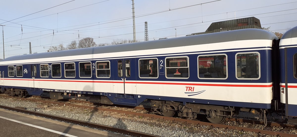 Abgestellt TRI Wagen in Crailsheim. Anscheined ist der Ersatzzugeinsatz für GoAhead und Abellio mit N-Wagen beendet und so stehen die Wagen in langen Reihen dort abgestellt. Crailsheim 9.11.2020