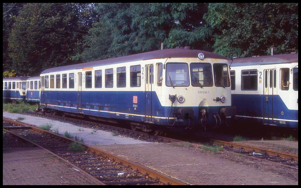 Abgestellt zur Ausmusterung ETA Triebwagen 515536 am 16.9.1995 im Bahnhof Wanne Eickel.