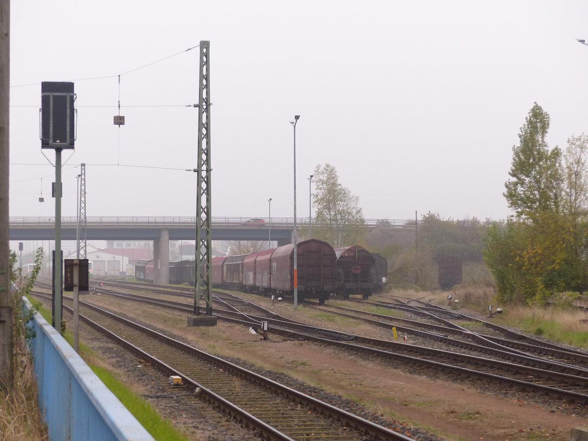 Abgestellte Güterwagen am 04.11.2018 bei der Erfurter Bahn in Erfurt Ost.