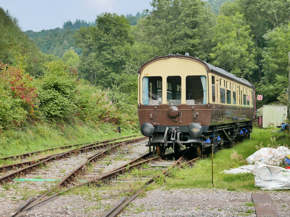 Abgestellter BR-Mk1-Personenwagen der Dean Forest Railway in der Norchard Low Level Station, 14.9.2016 