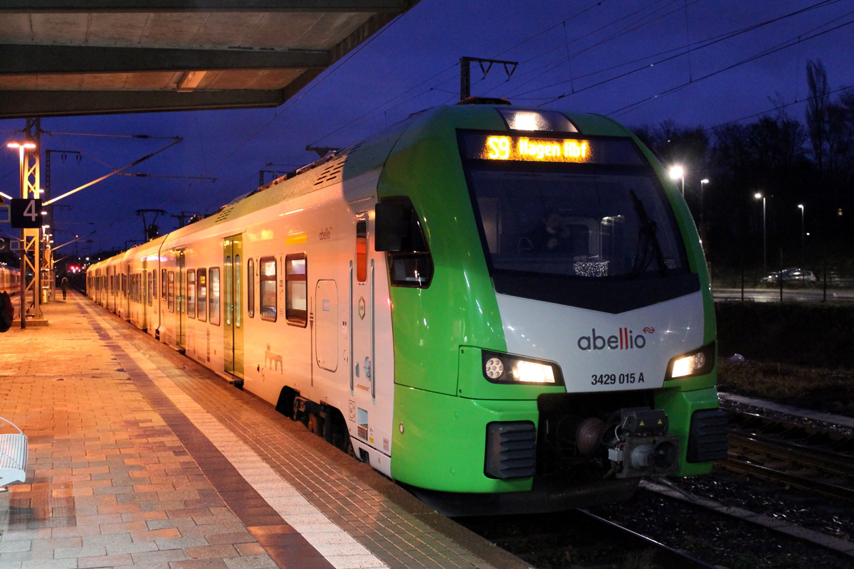 ABRN 3429 015 als S 9 nach Hagen Hbf. in Recklinghausen 27.12.2020