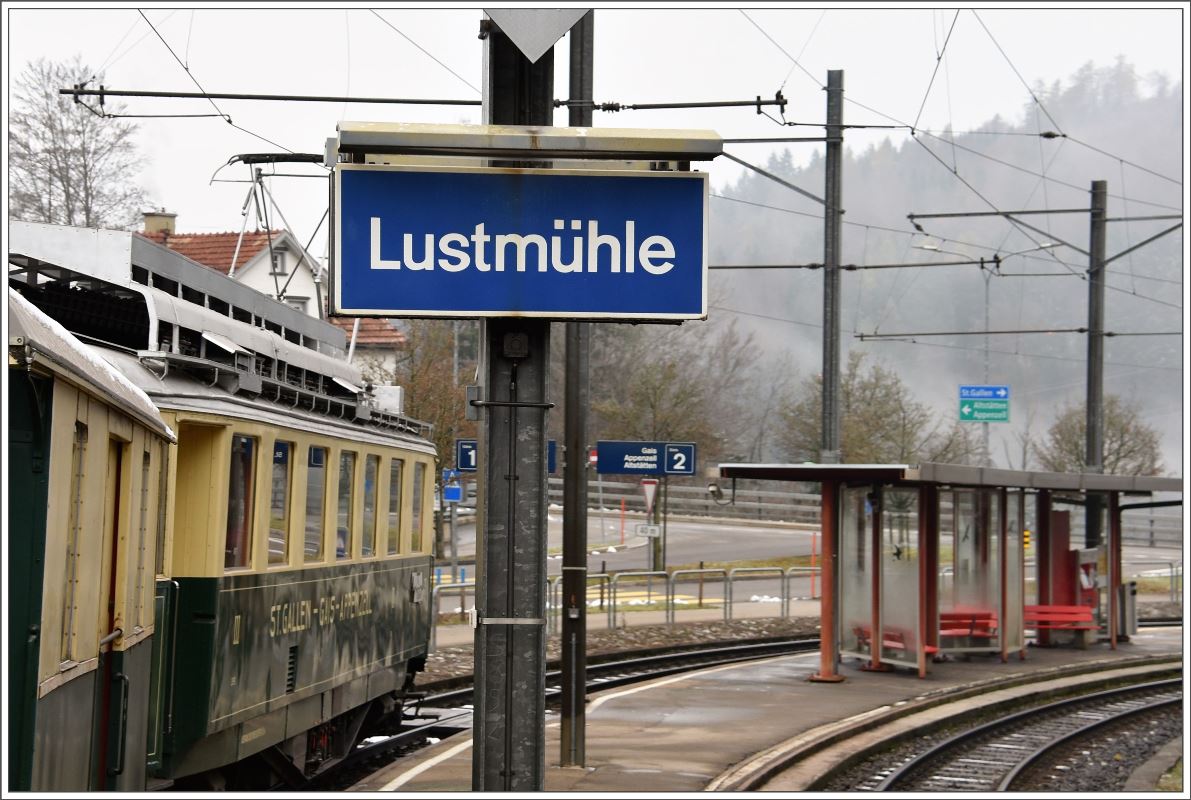 Abschiedsfahrt mit dem  Föfi  (5) über die Ruckhalde nach St.Gallen. Wenn da keine lustigen Gefühle aufkommen? (13.11.2016)